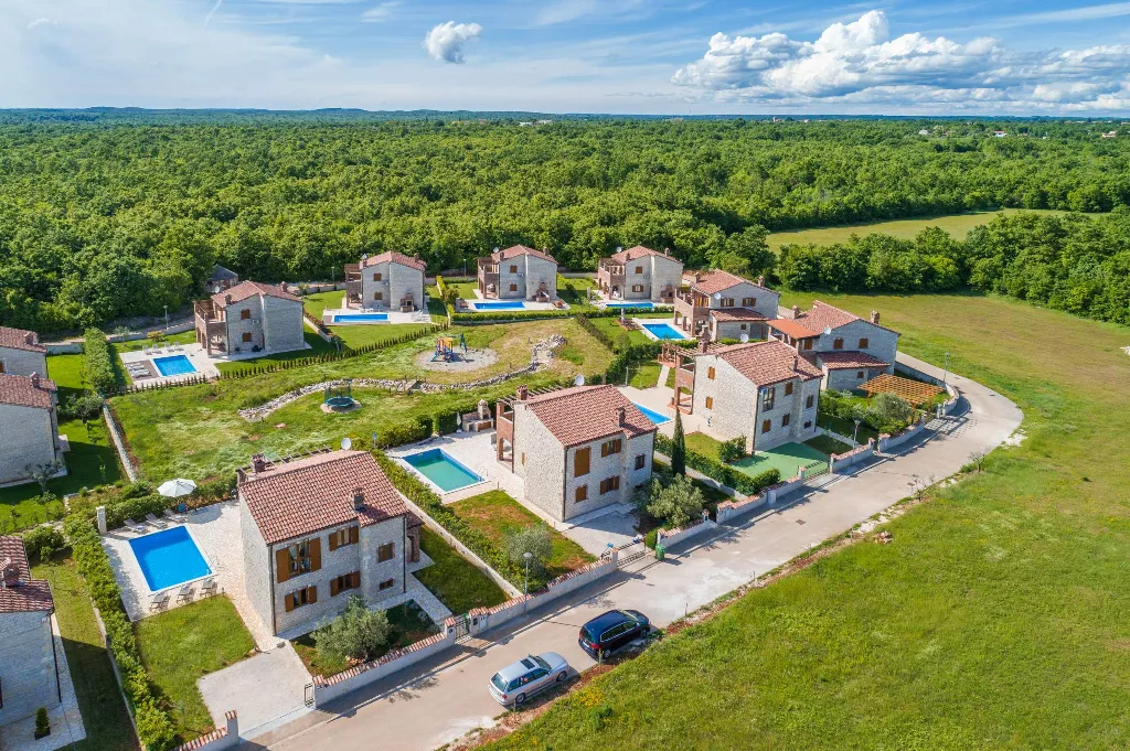 4-Bedroom Villa in Svetvinčenat with Private Pool