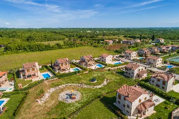 4-Bedroom Villa in Svetvinčenat with Private Pool