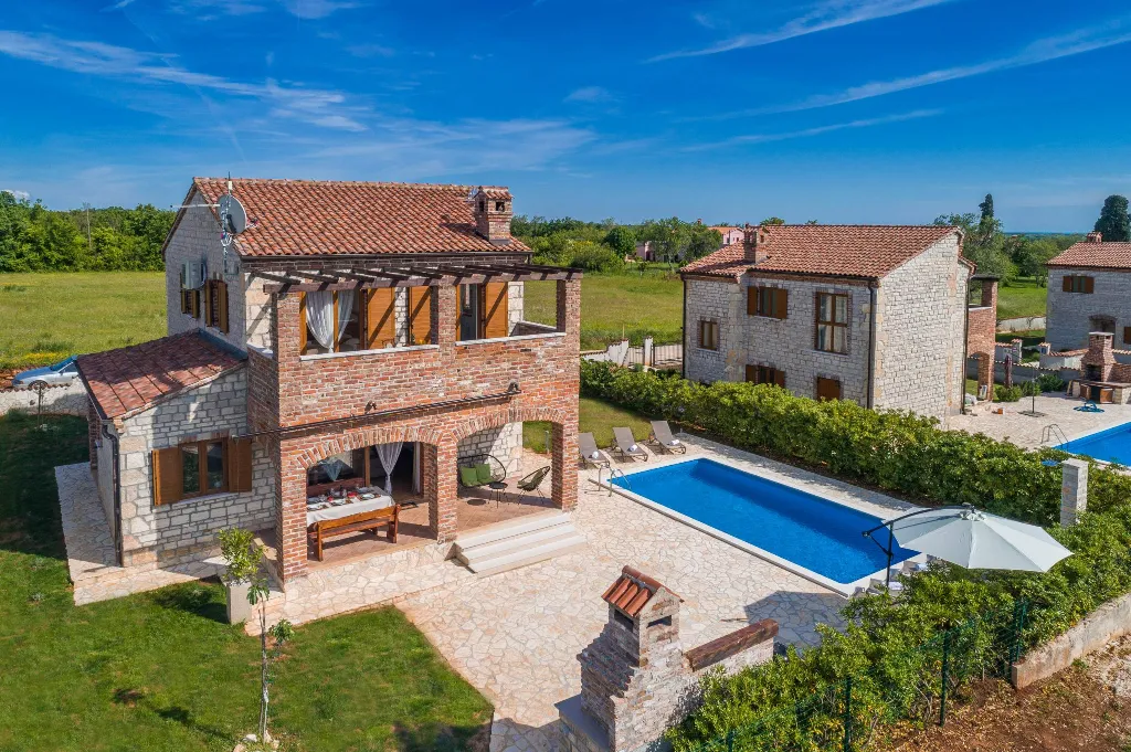 4-Bedroom Villa in Svetvinčenat with Private Pool