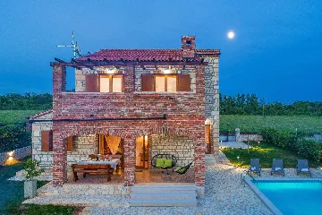 4-Bedroom Villa in Svetvinčenat with Private Pool