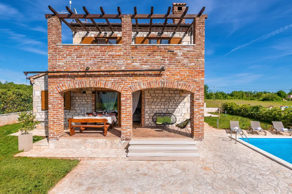 4-Bedroom Villa in Svetvinčenat with Private Pool