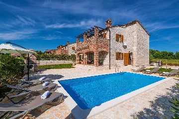 4-Bedroom Villa in Svetvinčenat with Private Pool