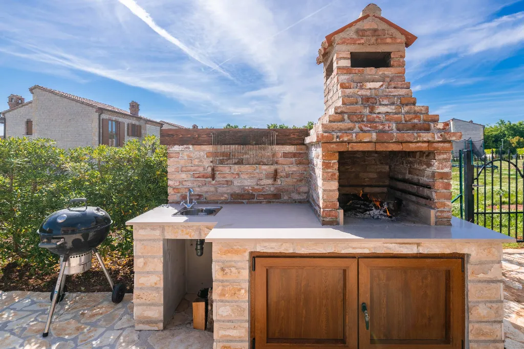 4-Bedroom Villa in Svetvinčenat with Private Pool