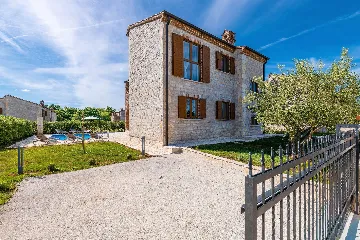 4-Bedroom Villa in Svetvinčenat with Private Pool