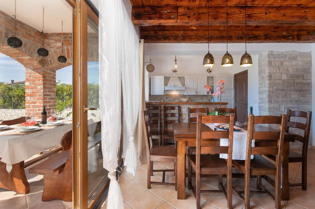 4-Bedroom Villa in Svetvinčenat with Private Pool