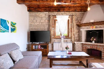 4-Bedroom Villa in Svetvinčenat with Private Pool