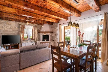 4-Bedroom Villa in Svetvinčenat with Private Pool