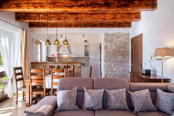 4-Bedroom Villa in Svetvinčenat with Private Pool