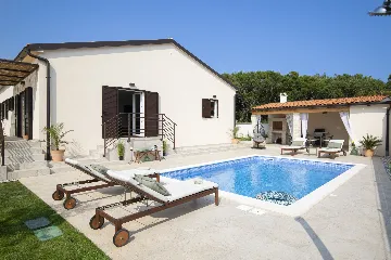 3-Bedroom Villa in Pula with Private Pool