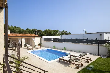 3-Bedroom Villa in Pula with Private Pool