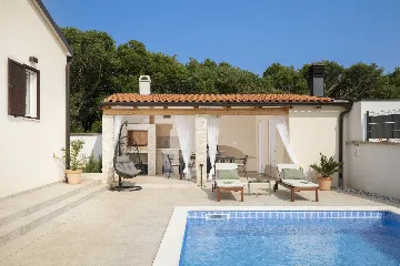 3-Bedroom Villa in Pula with Private Pool