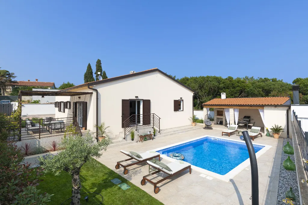 3-Bedroom Villa in Pula with Private Pool