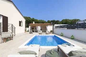 3-Bedroom Villa in Pula with Private Pool