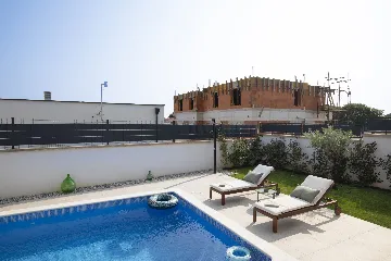 3-Bedroom Villa in Pula with Private Pool