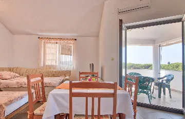 Valbandon 1-Bedroom Apartment for 4 Guests