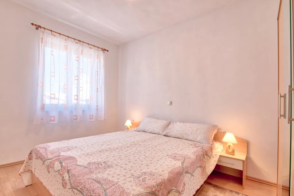 Valbandon Apartment for 4 Guests with Balcony