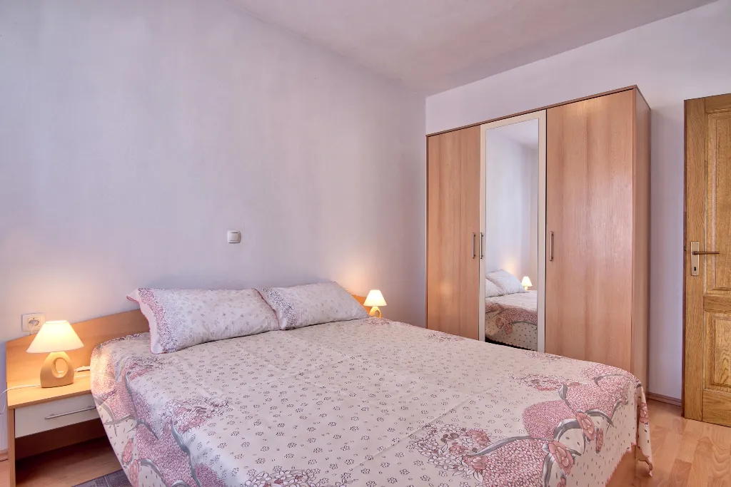 Valbandon Apartment for 4 Guests with Balcony