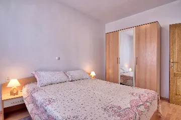 Valbandon Apartment for 4 Guests with Balcony