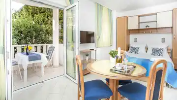 Seget Donji Studio Apartment for 2 Guests with Balcony