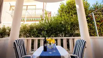 Seget Donji Studio Apartment for 2 Guests with Balcony