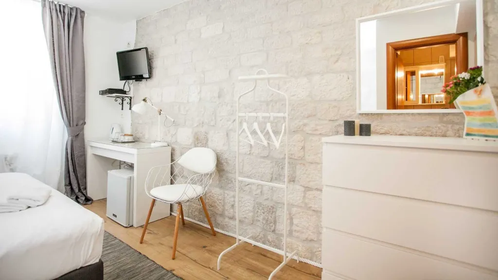 Guest House Double Room in Trogir UNESCO Old Town
