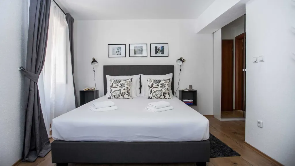 Guest House Double Room in Trogir UNESCO Old Town