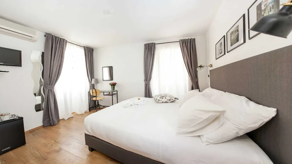 Double Room Guest House in Trogir Old Town