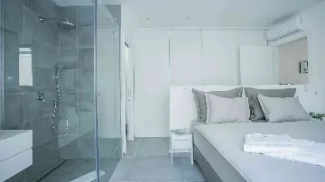 Villa with Private Pool in Okrug Gornji