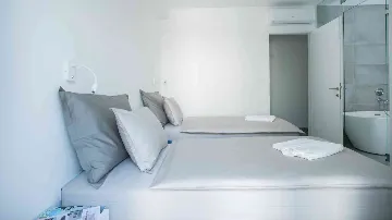 Villa with Private Pool in Okrug Gornji