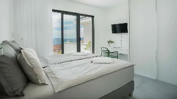 Villa with Private Pool in Okrug Gornji