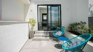 Villa with Private Pool in Okrug Gornji