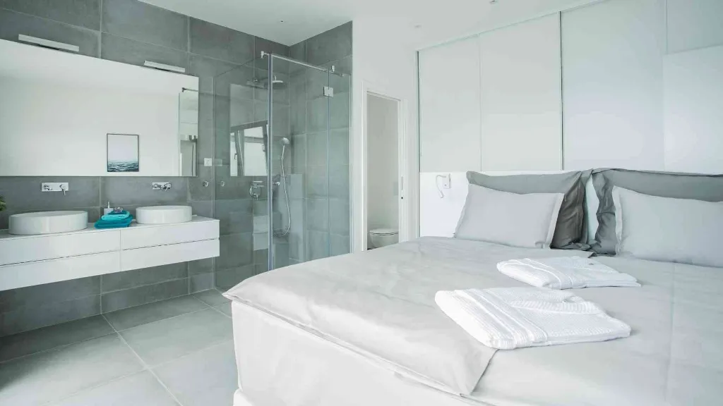 Villa with Private Pool in Okrug Gornji