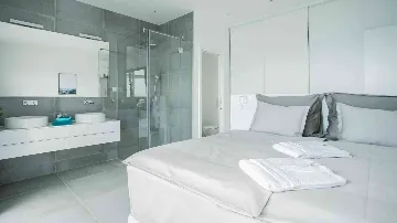 Villa with Private Pool in Okrug Gornji