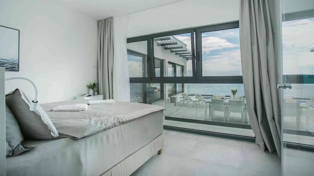 Villa with Private Pool in Okrug Gornji