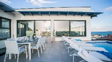 Villa with Private Pool in Okrug Gornji