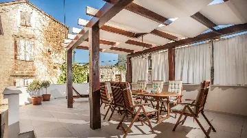 3-Bed Townhouse in Trogir for 8 with Terrace