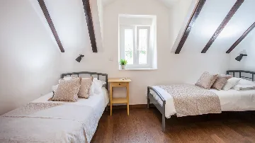 3-Bed Townhouse in Trogir for 8 with Terrace