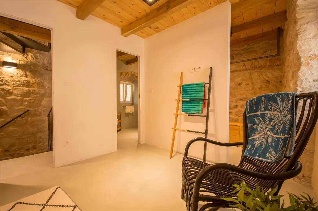 Trogir Townhouse with 3 Bedrooms for 6 Guests