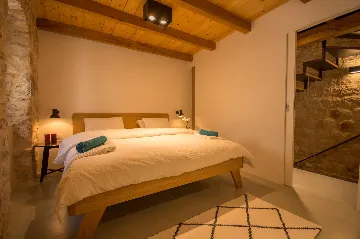 Trogir Townhouse with 3 Bedrooms for 6 Guests