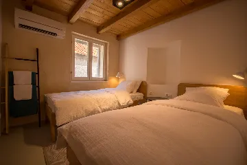 Trogir Townhouse with 3 Bedrooms for 6 Guests