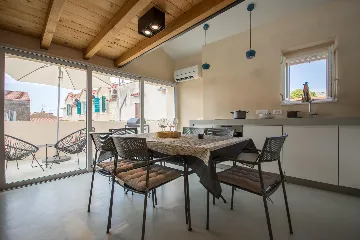 Trogir Townhouse with 3 Bedrooms for 6 Guests