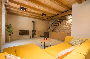 Trogir Townhouse with 3 Bedrooms for 6 Guests