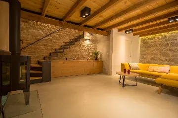 Trogir Townhouse with 3 Bedrooms for 6 Guests