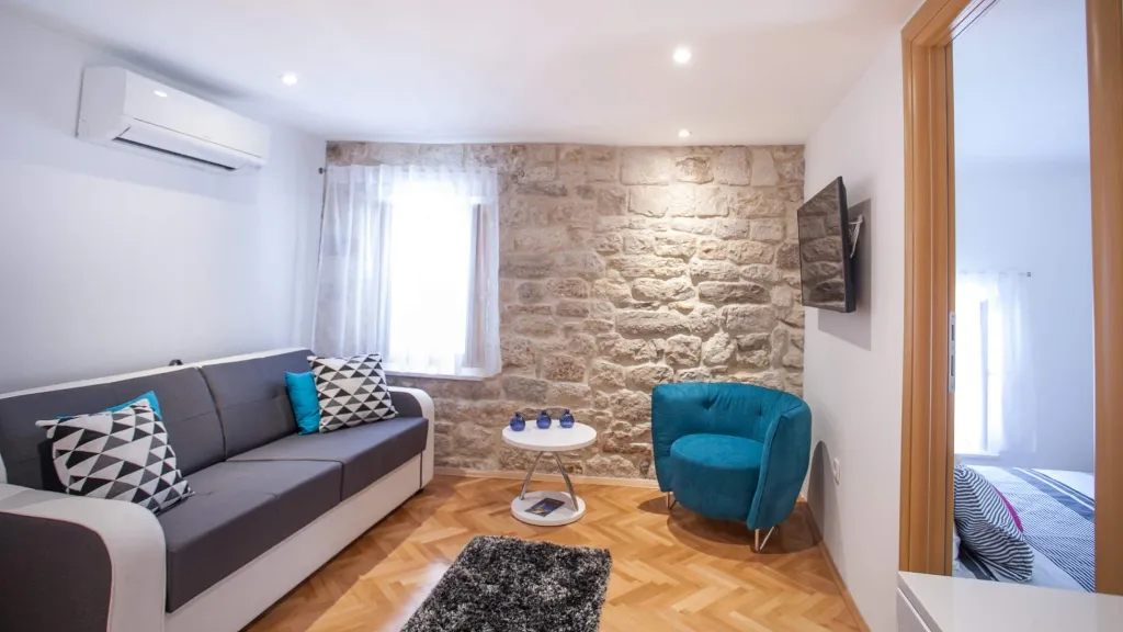 Stone Apartment in Trogir Old Town (Sleeps 4)