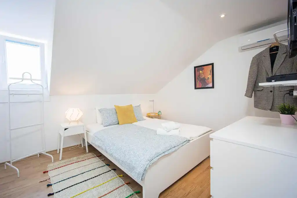 Cozy 1-Bedroom Apartment in Trogir for 2 Guests