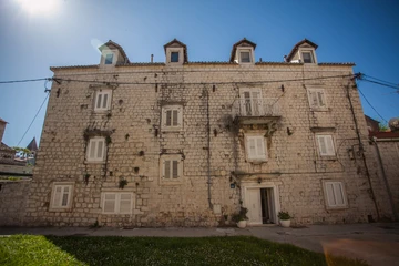 Cozy 1-Bedroom Apartment in Trogir for 2 Guests