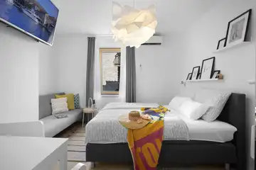 Cozy Studio Apartment for 2 near Trogir Old Town