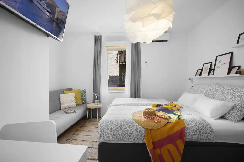 Cozy Studio Apartment for 2 near Trogir Old Town