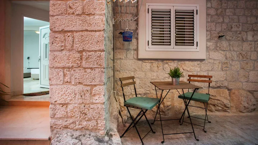 Ground-Floor Studio in Trogir for 2 Guests