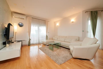 Sea-View Apartment in Trogir for 4 Guests